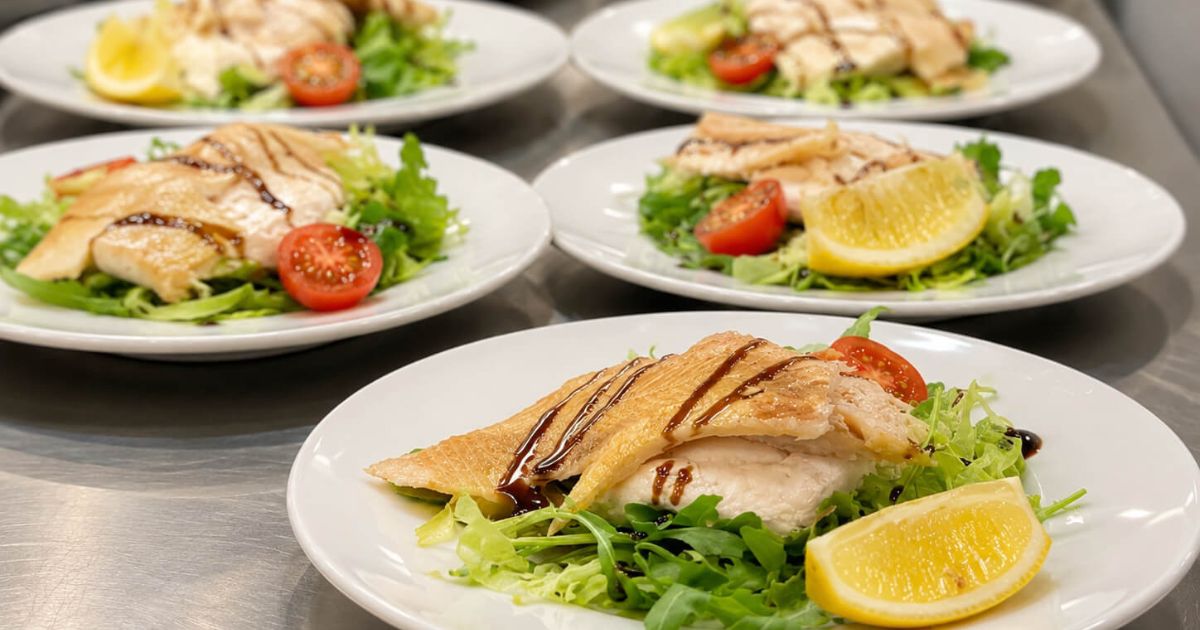 Mennyibe kerül a catering egy rendezvényen? – Valódi árak és tippek